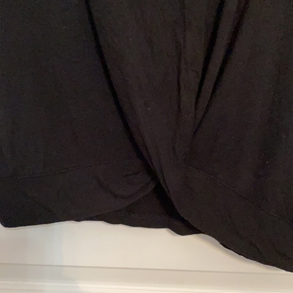 Pink Rose Black Tee with Knot Detail - Picture 4 of 4